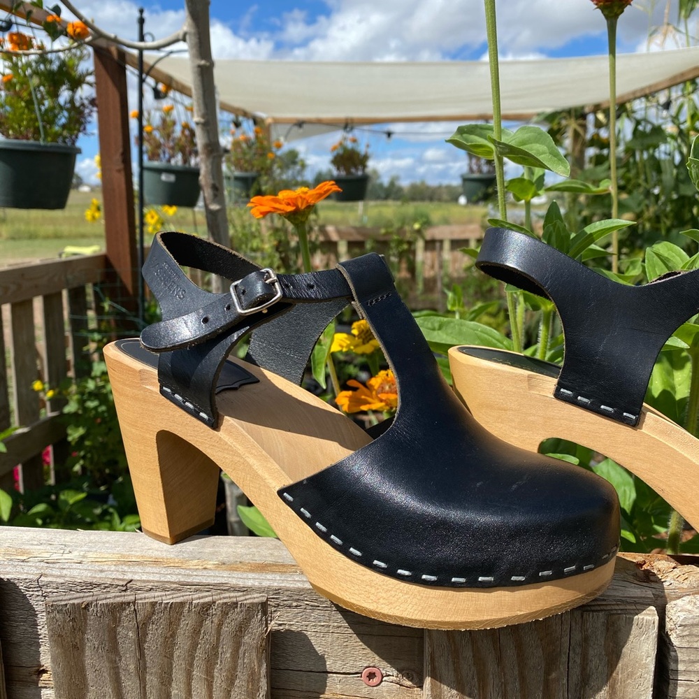 Swedish Hasbeens t-strap clogs. Black. NEVER WORN